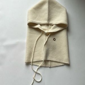 Loro Piana 100% cashmere knit hat
